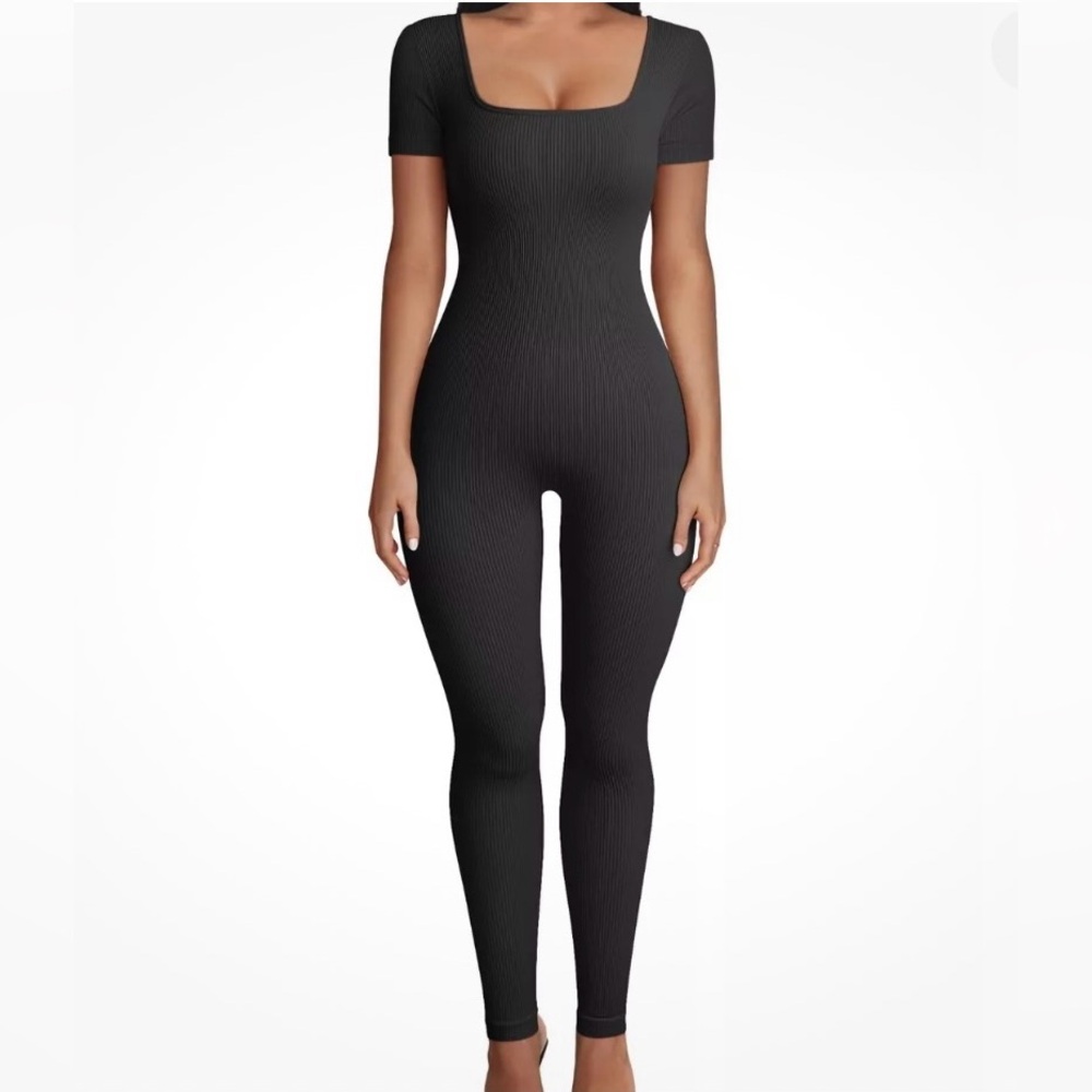 OQQ Ribbed Jumpsuit  Black One-Piece Slimming Square Neck Short Sleeve size M